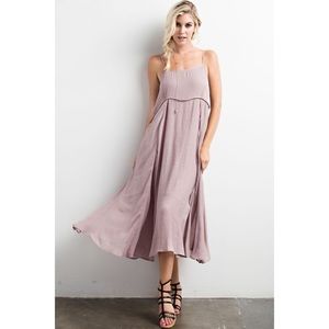 🎉HP🎉 Mauve Crinkle Fabric Spaghetti Strap Midi Dress